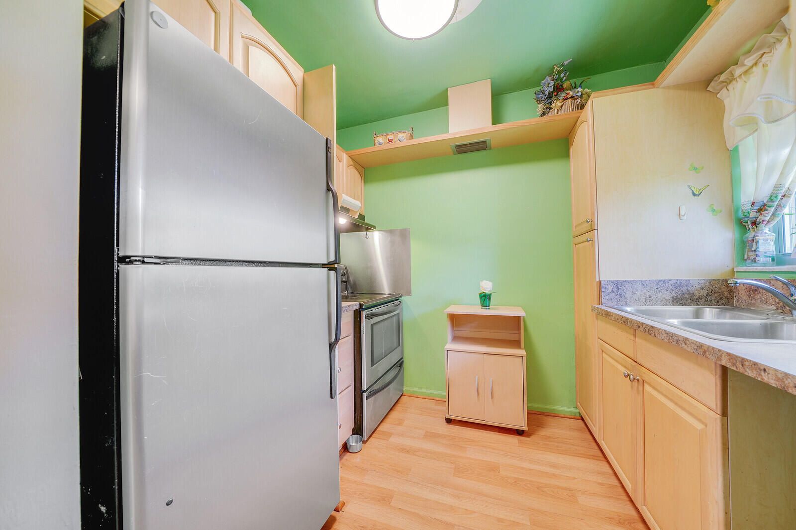 1990 NE 33RD Street 3