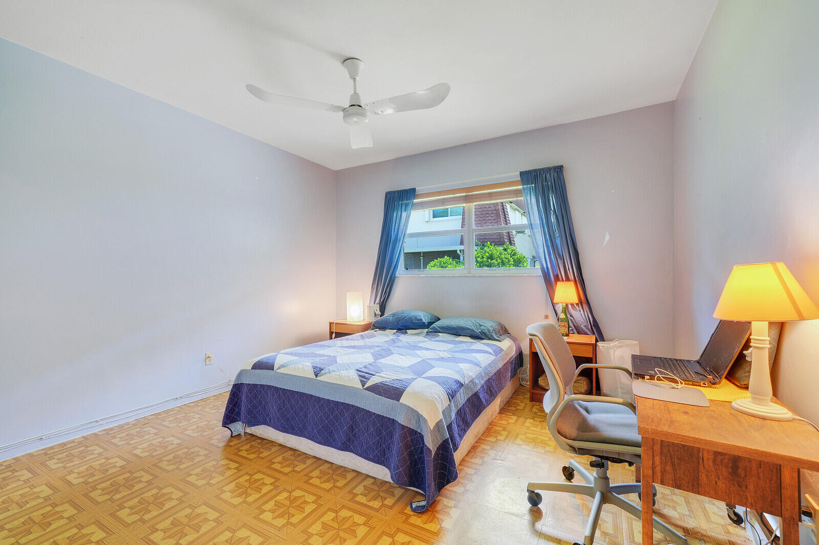 1990 NE 33RD Street 3
