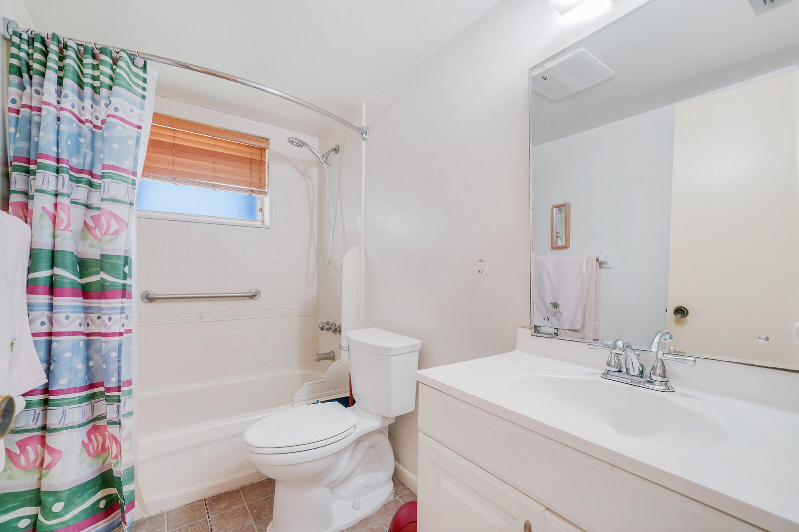 1990 NE 33RD Street 3