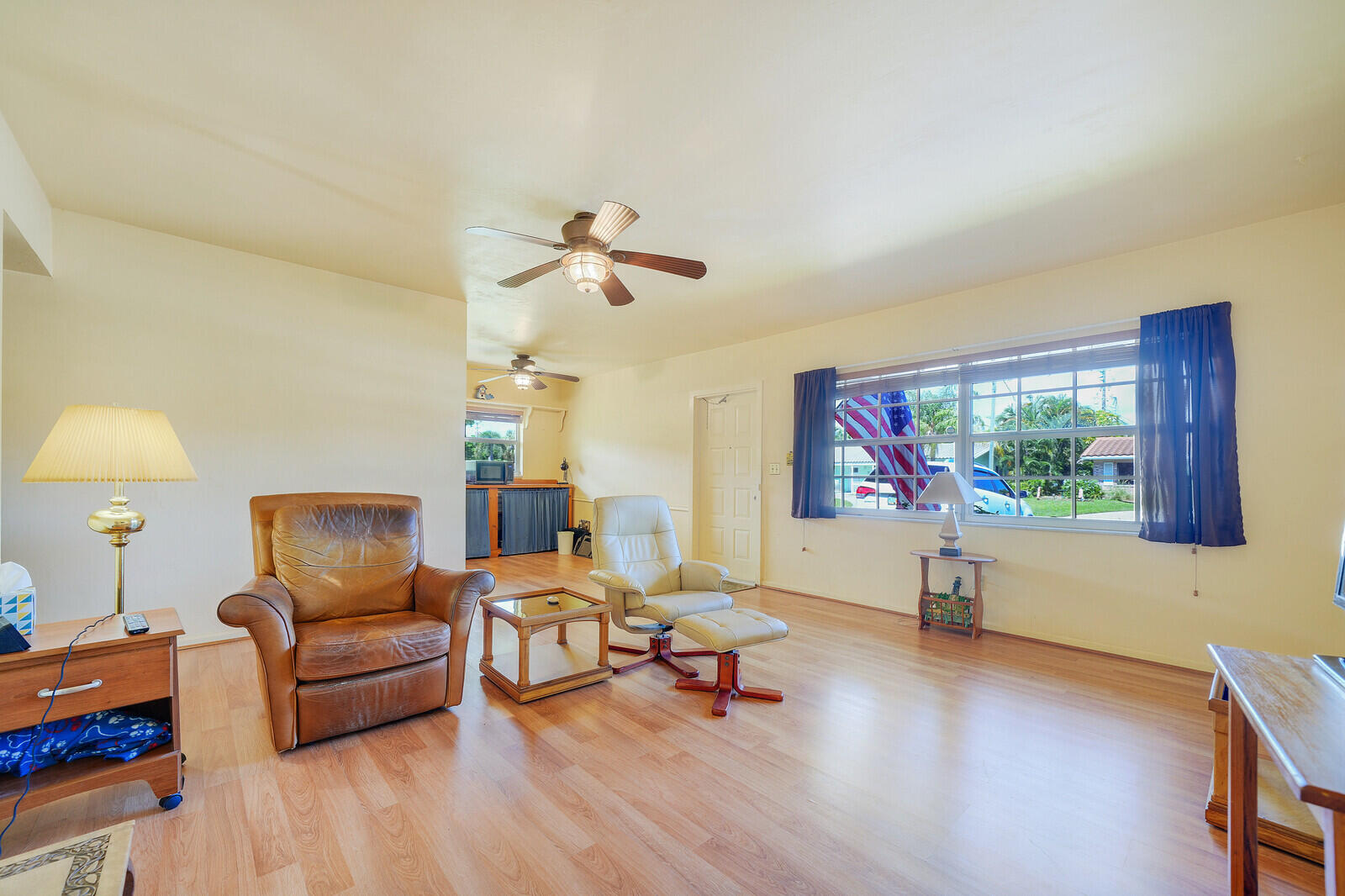 1990 NE 33RD Street 3