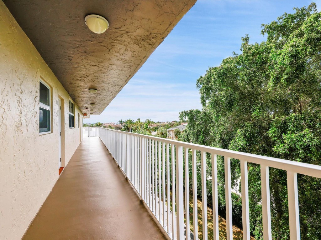 2929 S Ocean Blvd 406