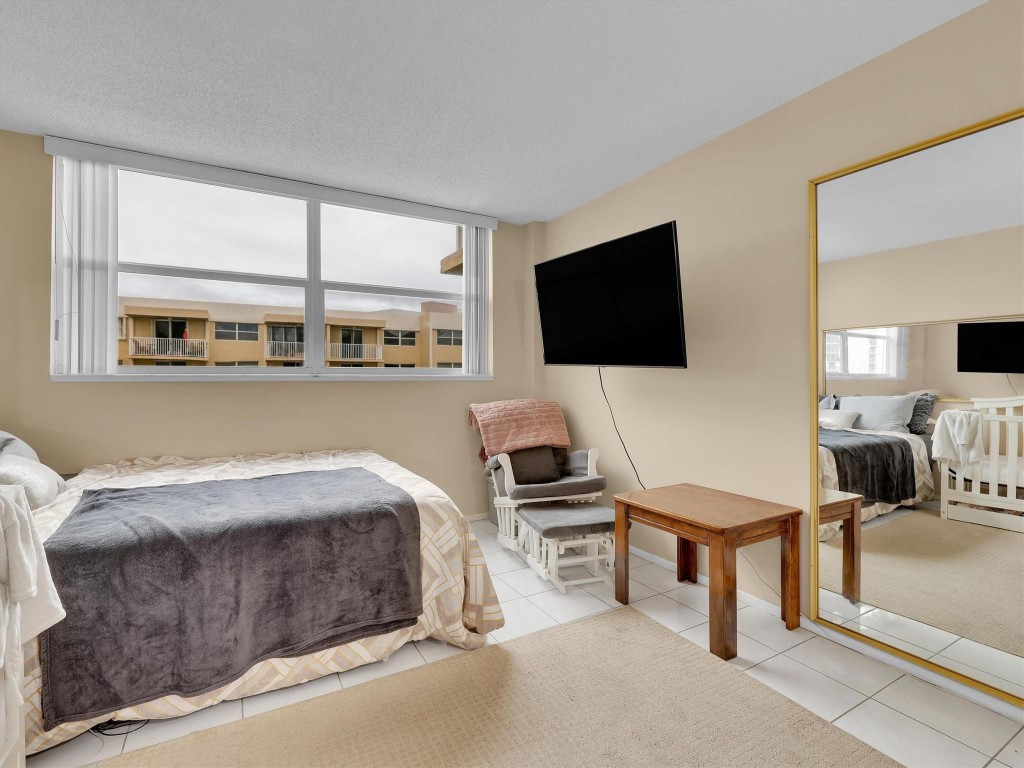 2929 S Ocean Blvd 406