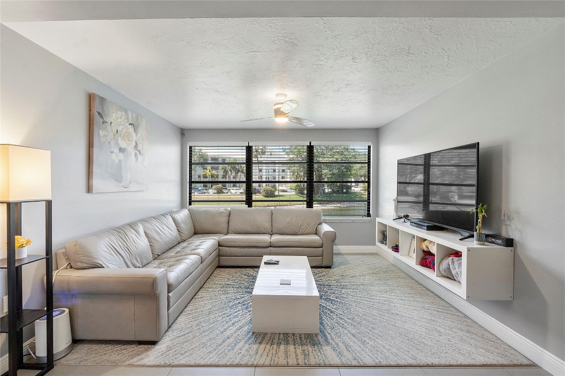 6025 Balboa Circle 101