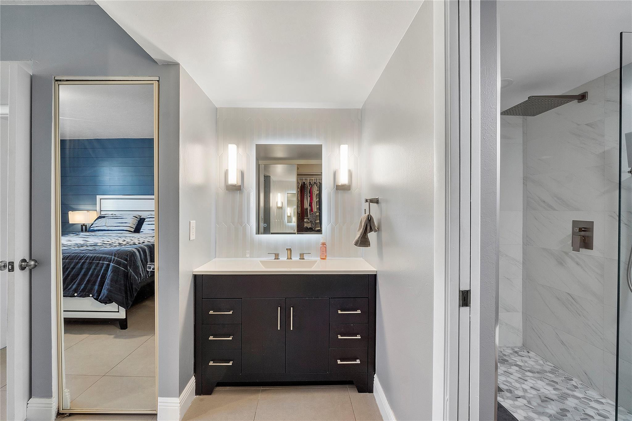 6025 Balboa Circle 101