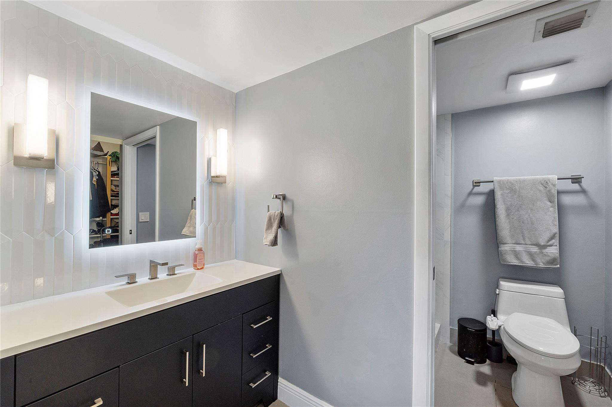 6025 Balboa Circle 101