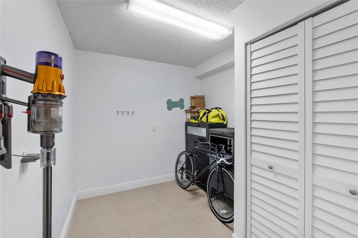 6025 Balboa Circle 101