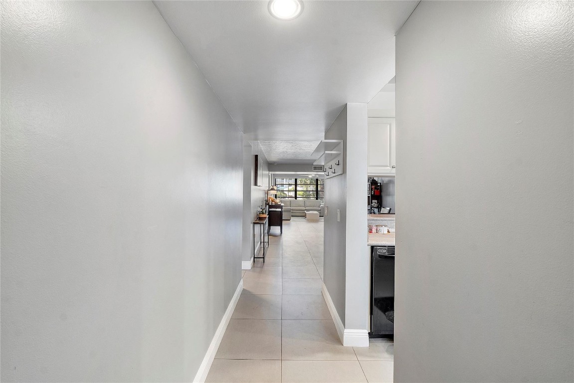 6025 Balboa Circle 101