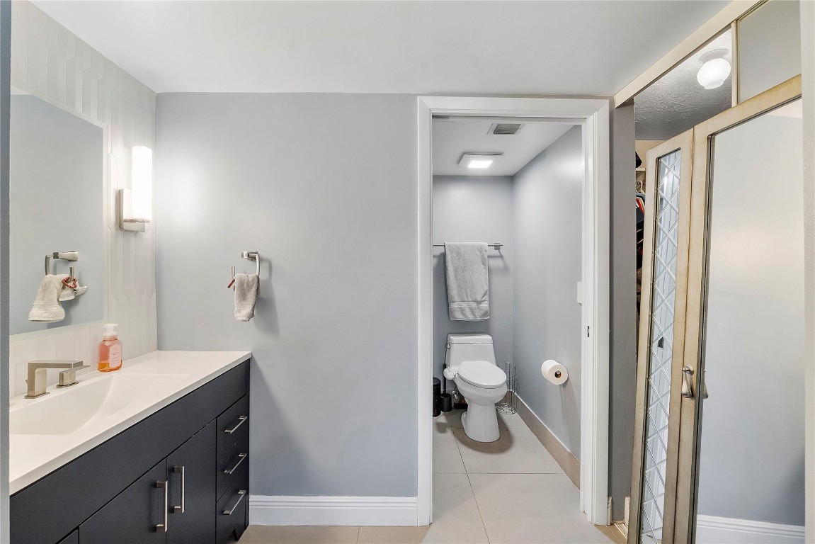 6025 Balboa Circle 101