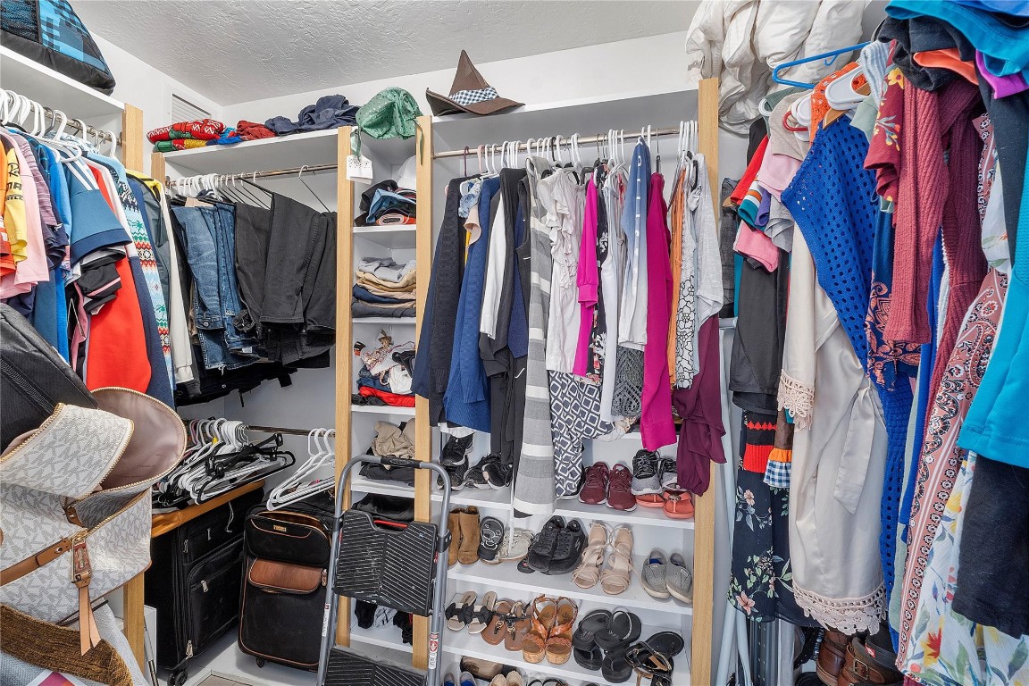 6025 Balboa Circle 101