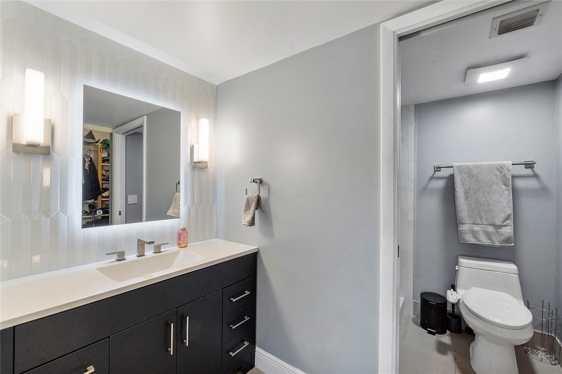 6025 Balboa Circle 101