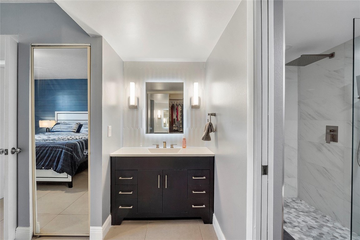 6025 Balboa Circle 101