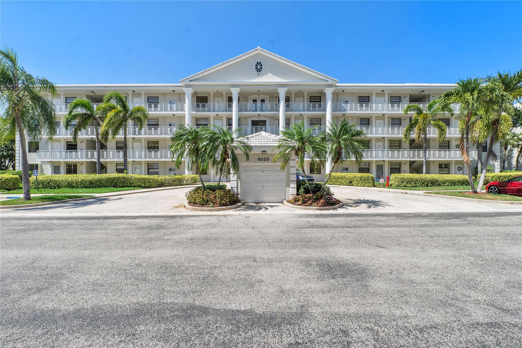 6025 Balboa Circle 101
