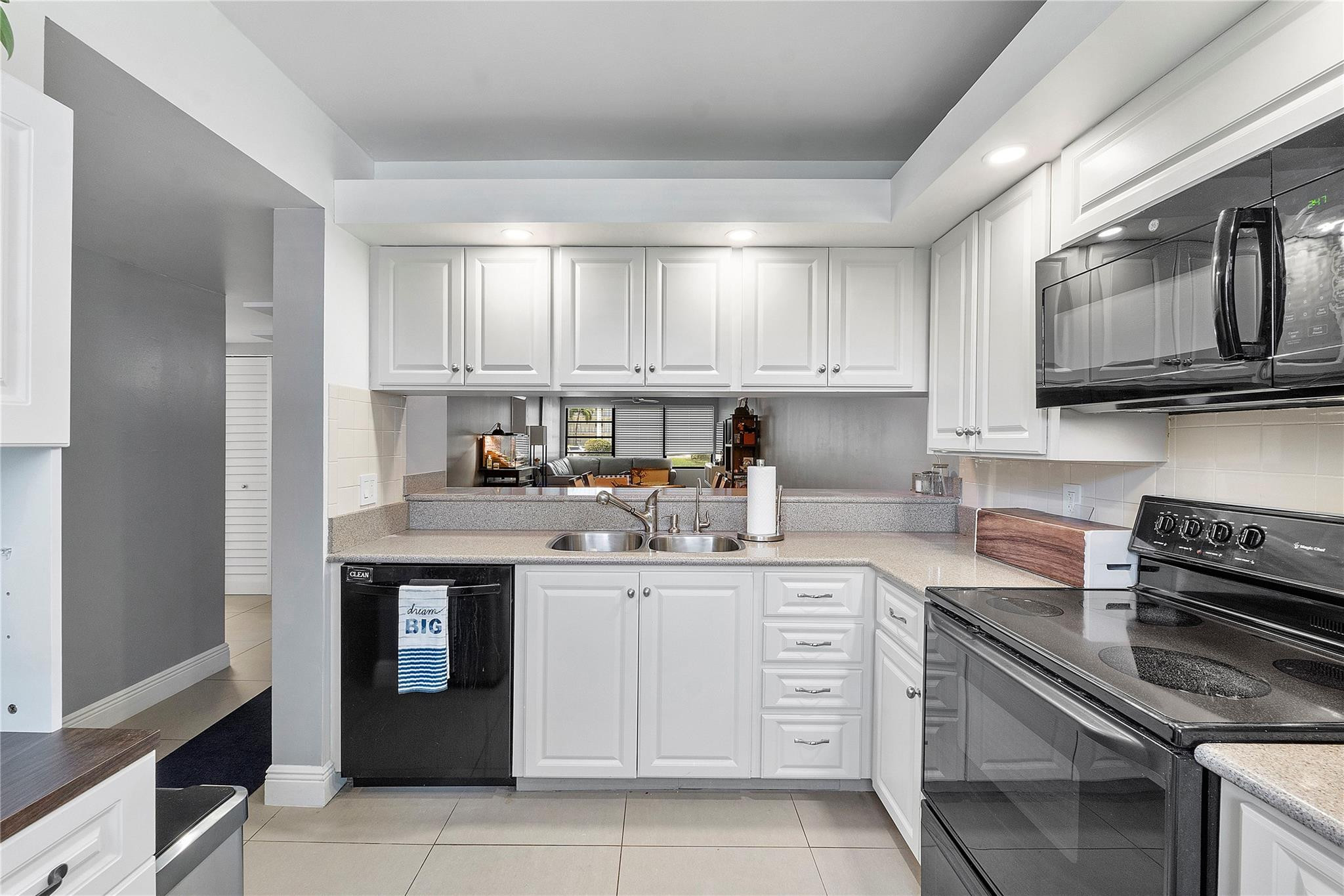 6025 Balboa Circle 101
