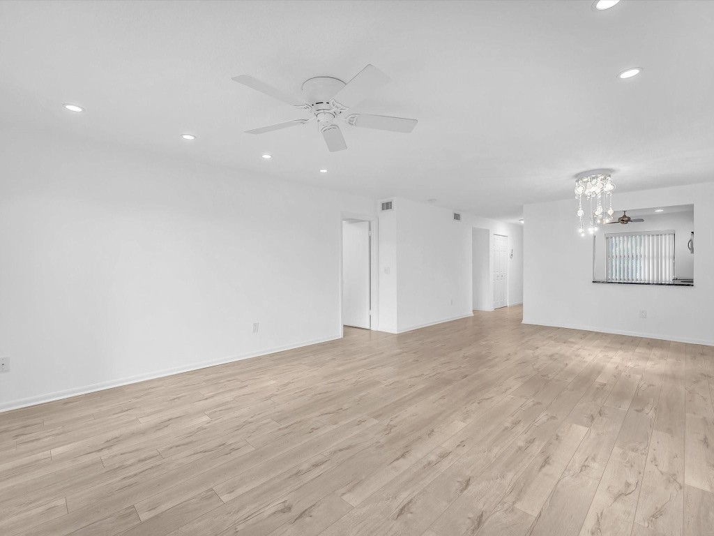 9290 Vista Del Lago E