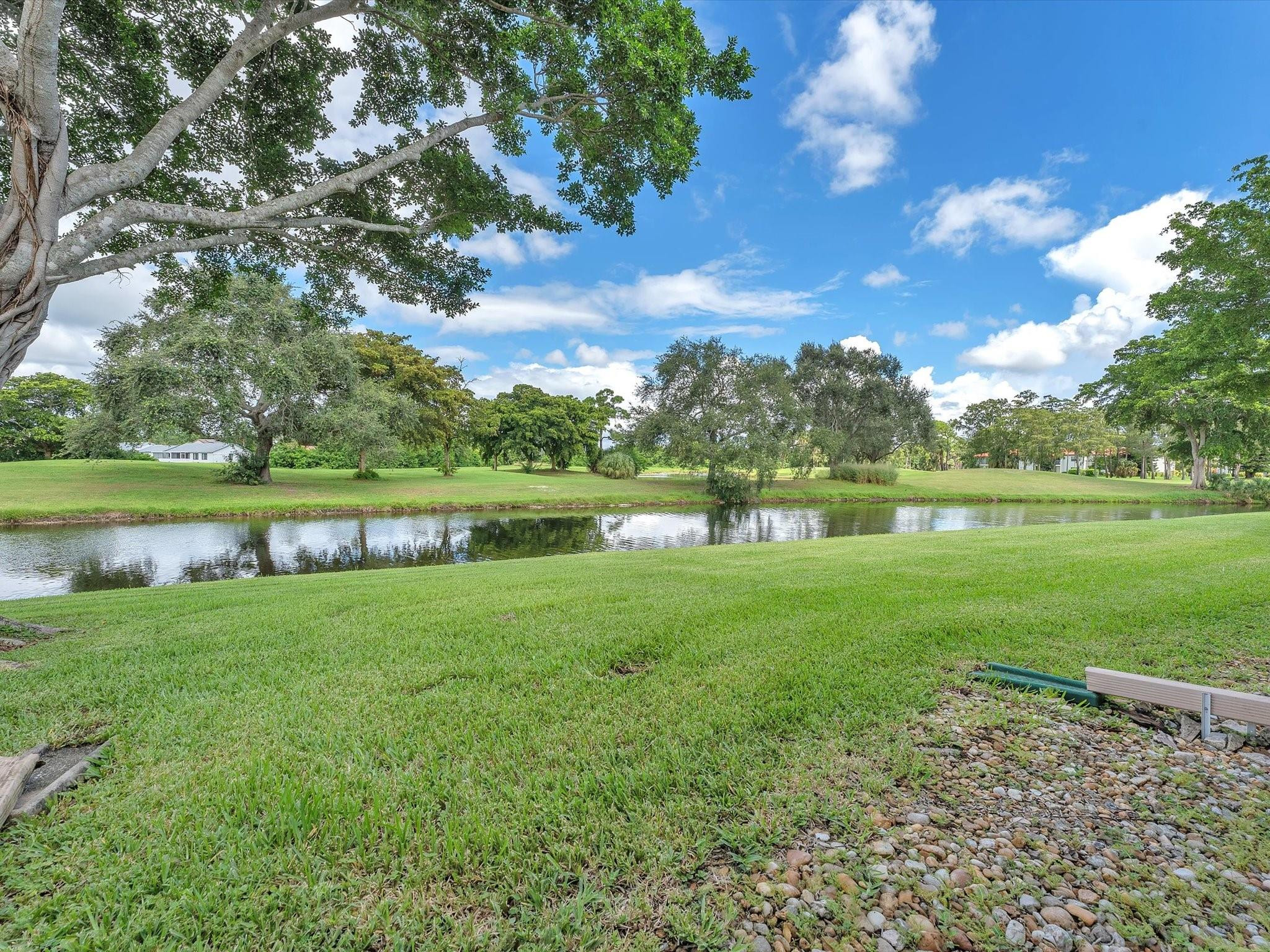 9290 Vista Del Lago E