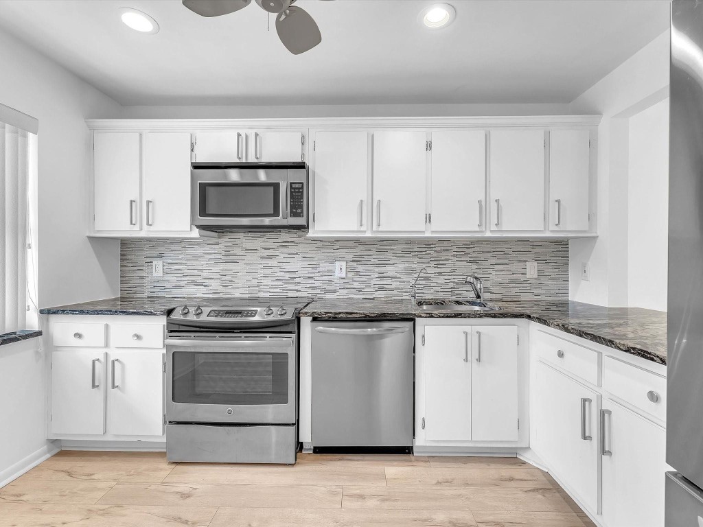 9290 Vista Del Lago E