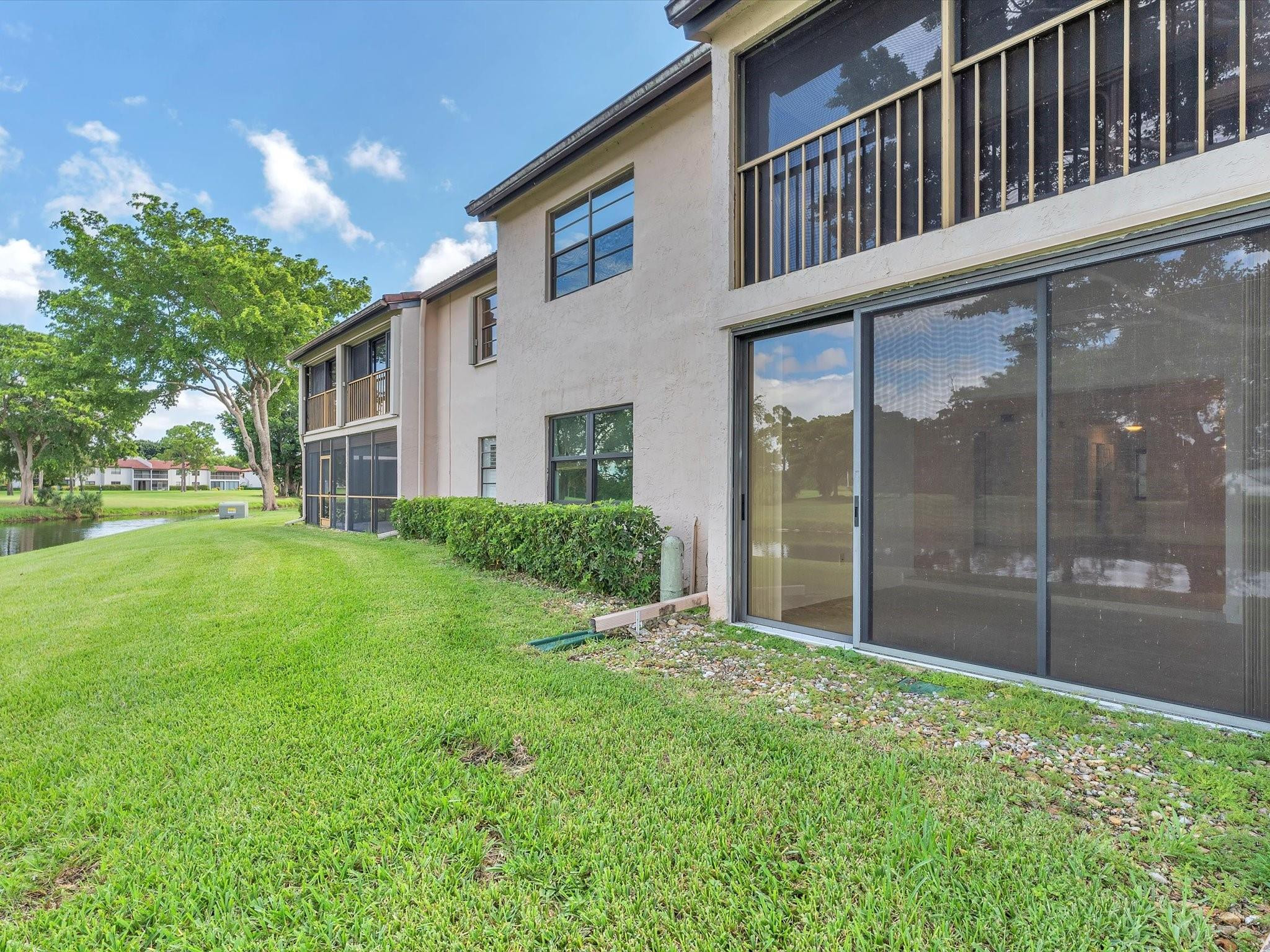 9290 Vista Del Lago E