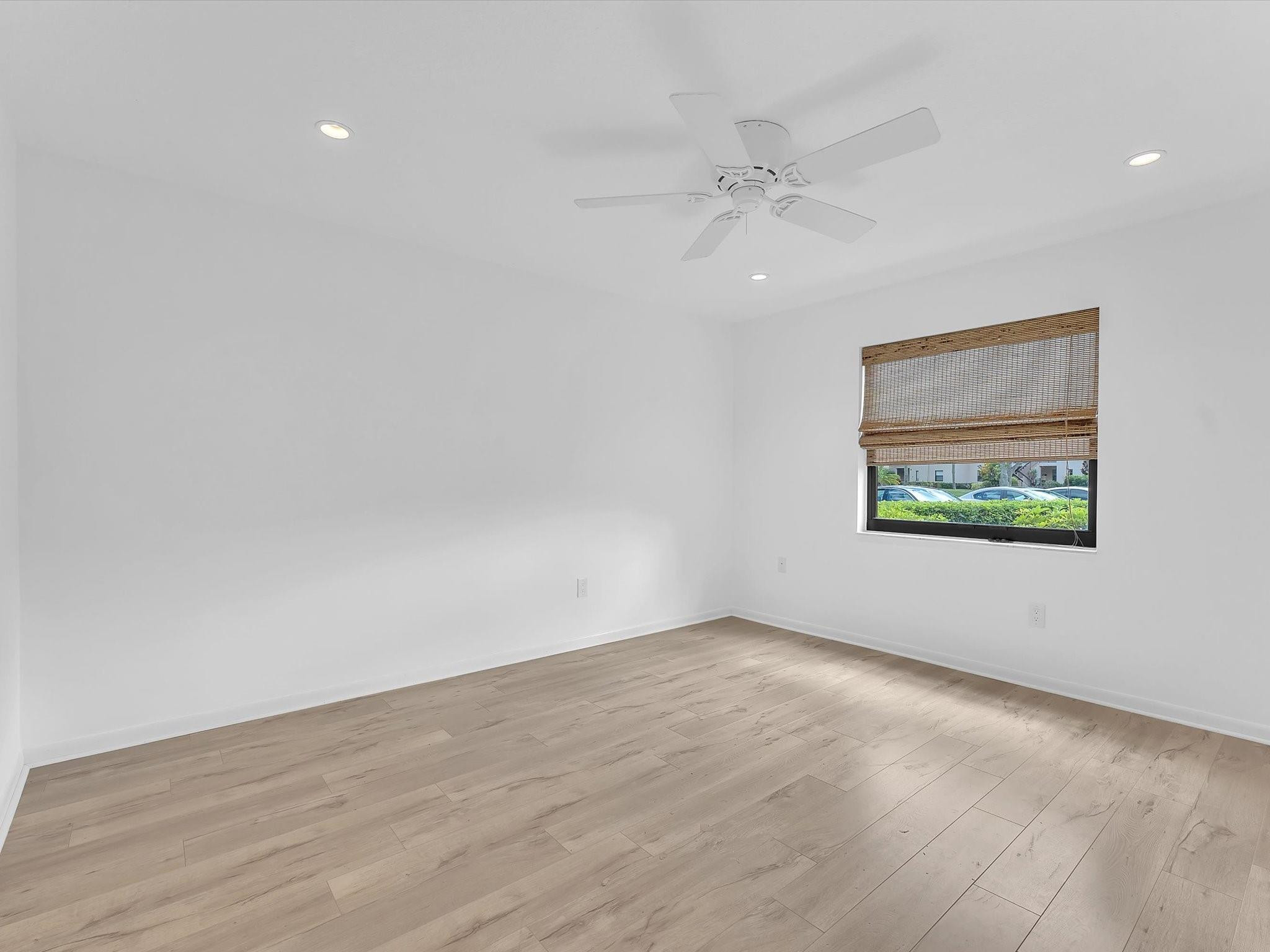 9290 Vista Del Lago E