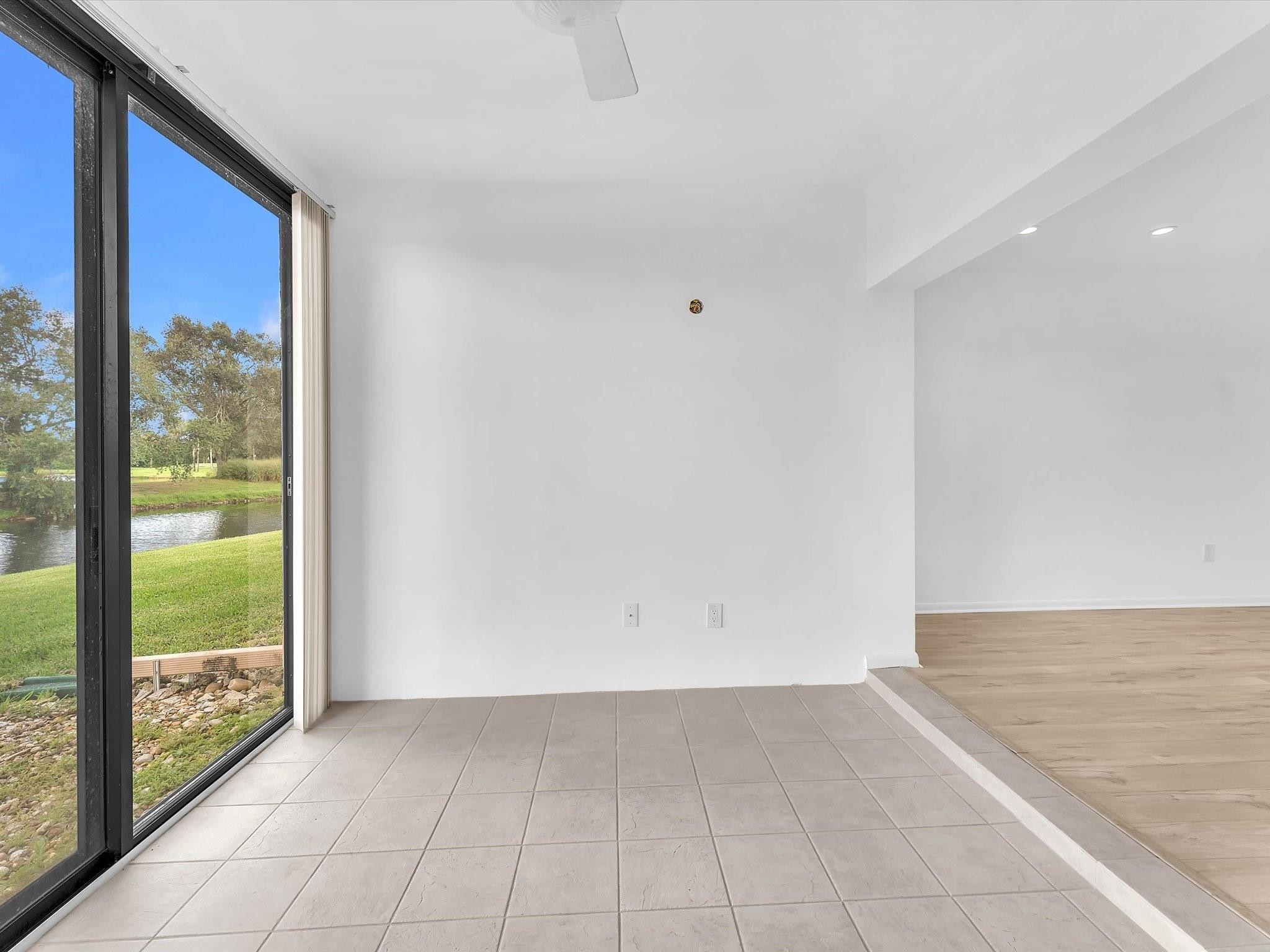 9290 Vista Del Lago E