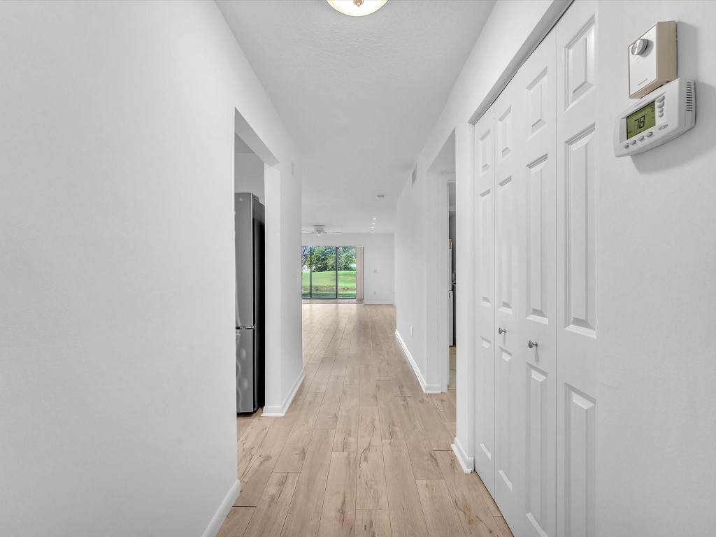 9290 Vista Del Lago E