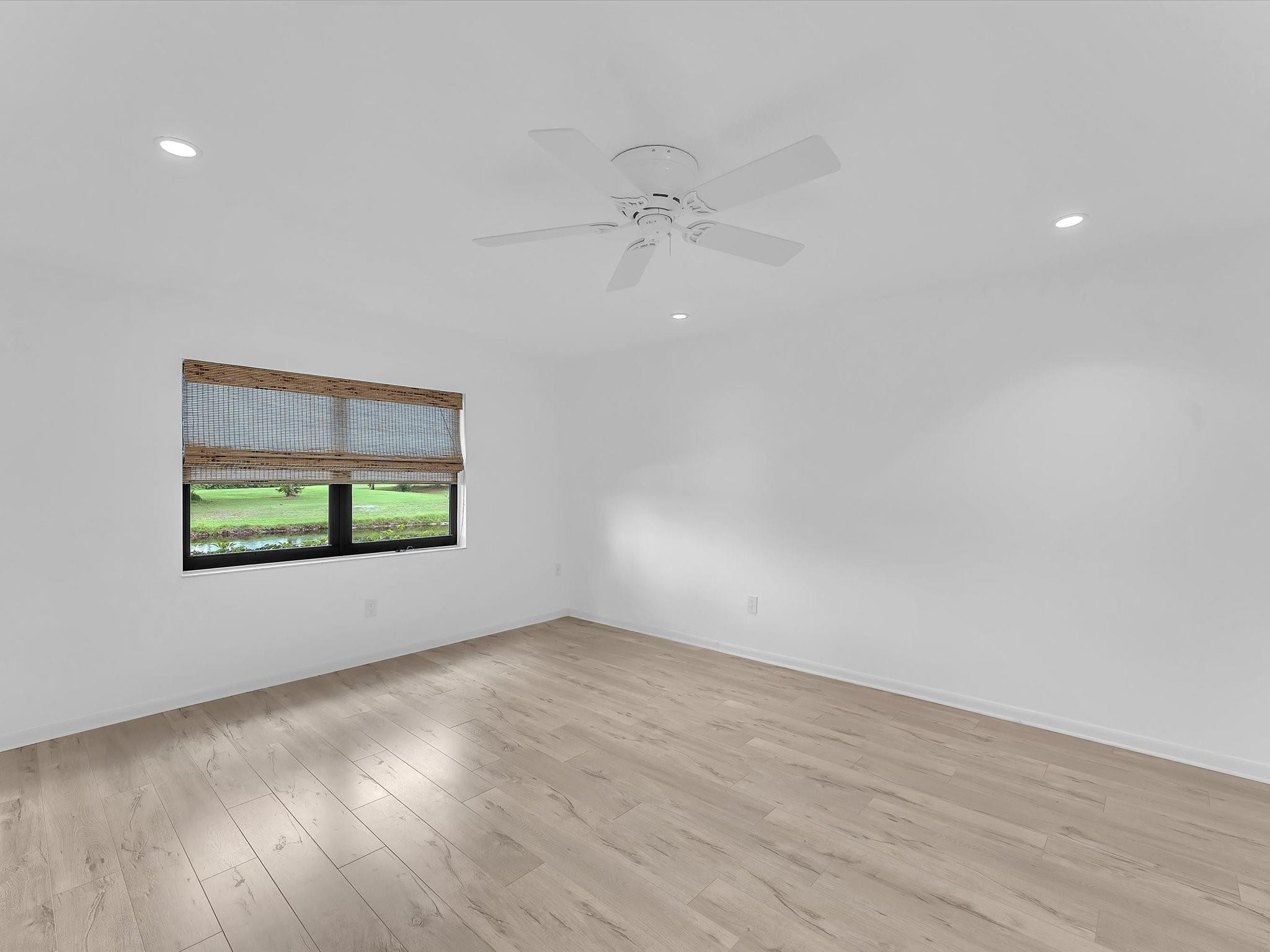 9290 Vista Del Lago E