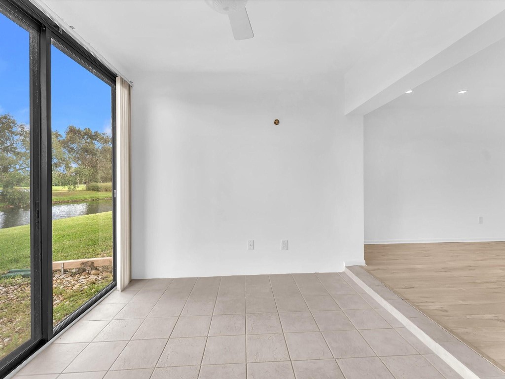 9290 Vista Del Lago E