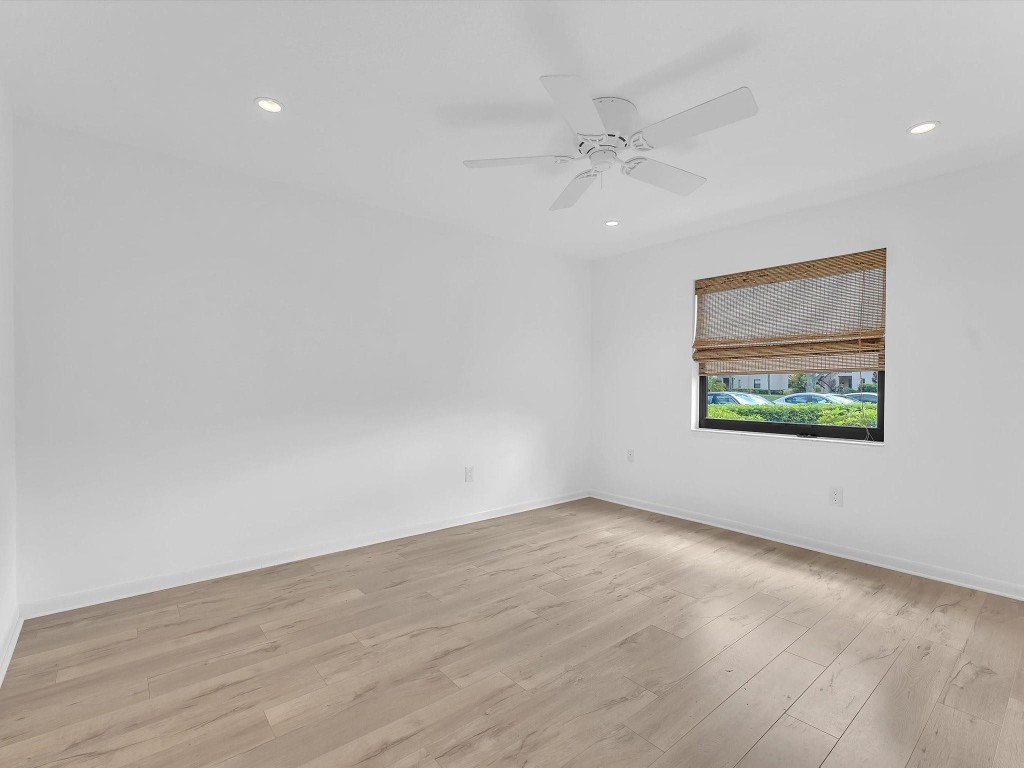 9290 Vista Del Lago E