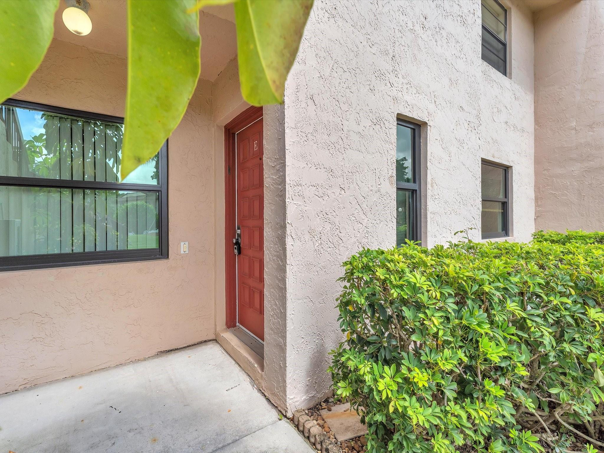 9290 Vista Del Lago E