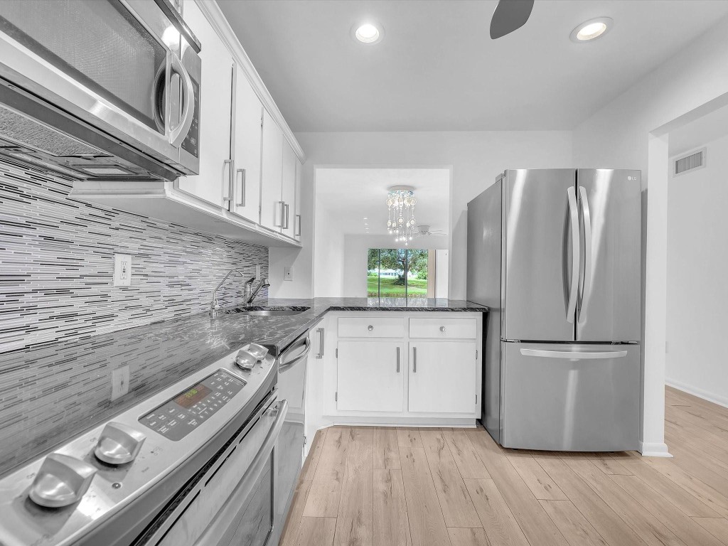 9290 Vista Del Lago E