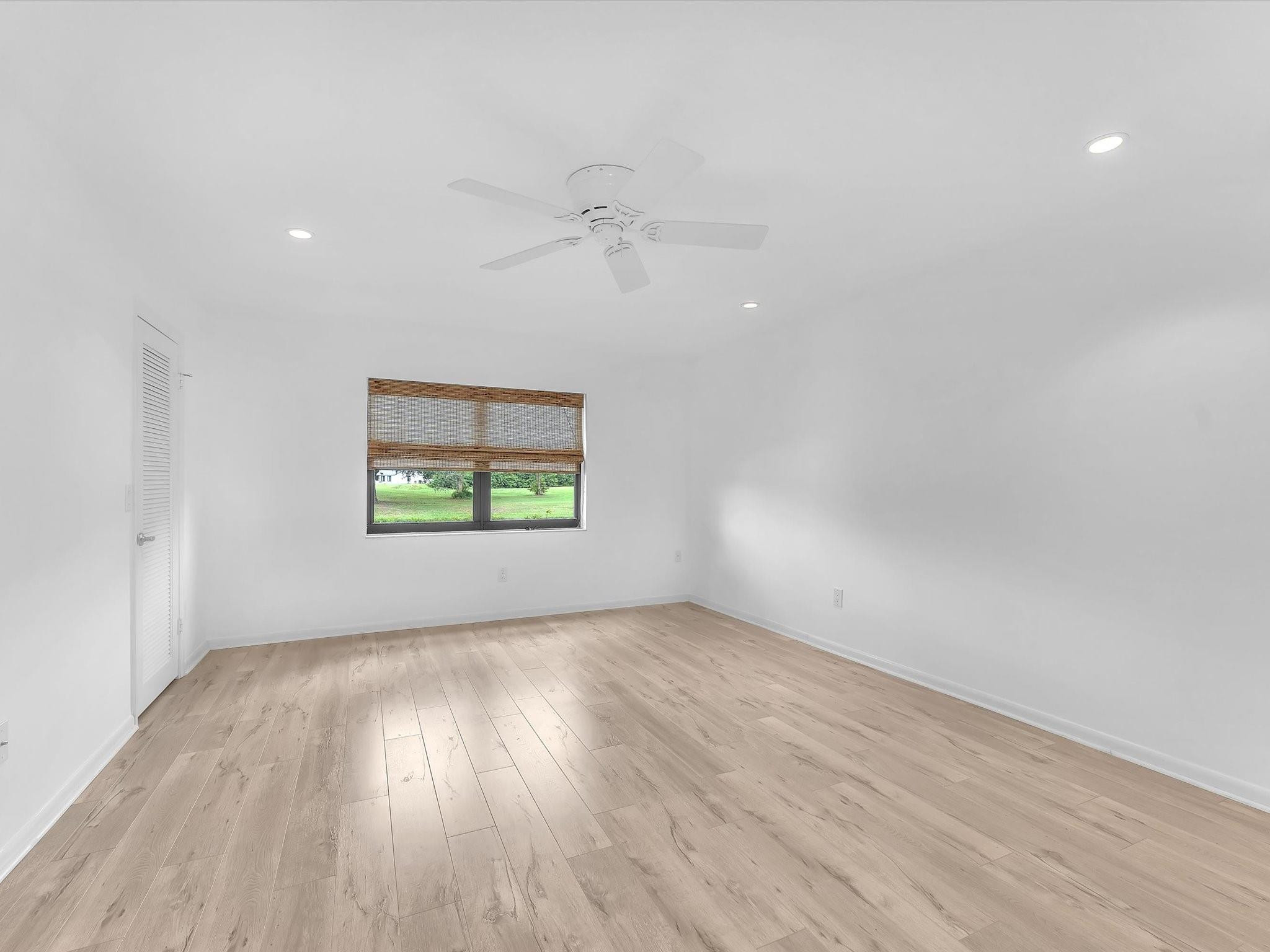 9290 Vista Del Lago E