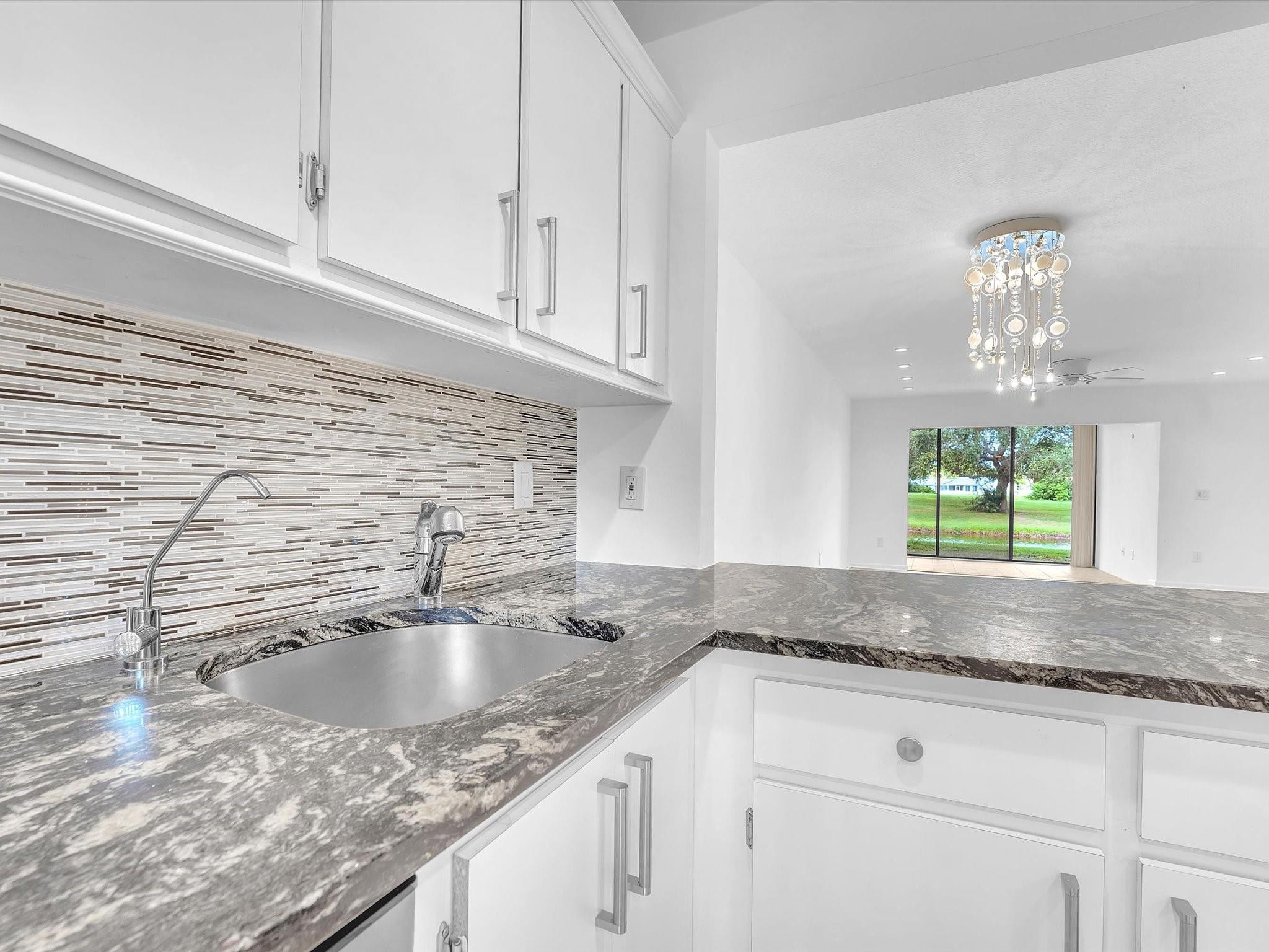 9290 Vista Del Lago E