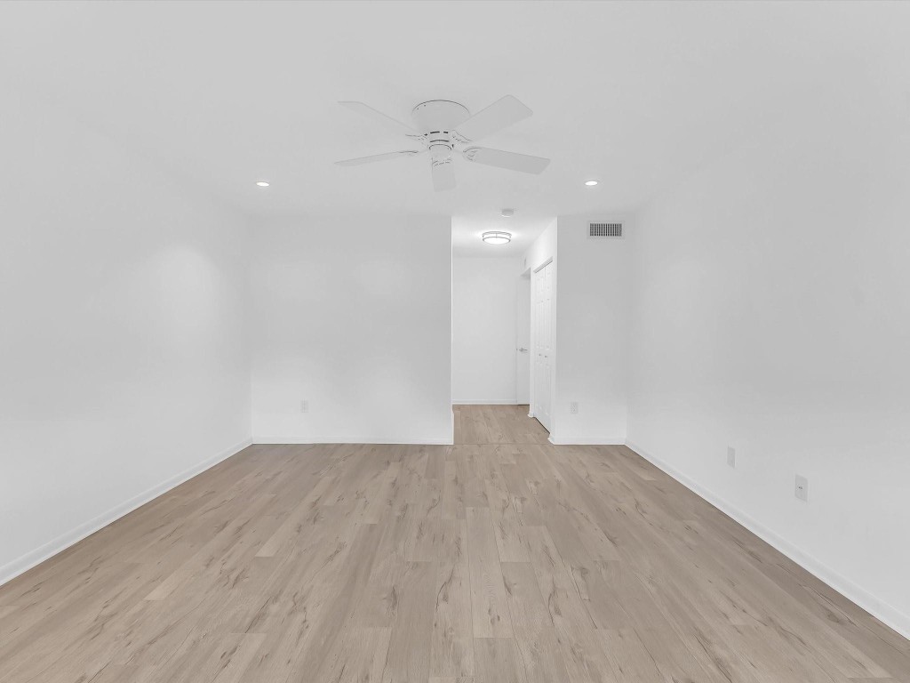 9290 Vista Del Lago E