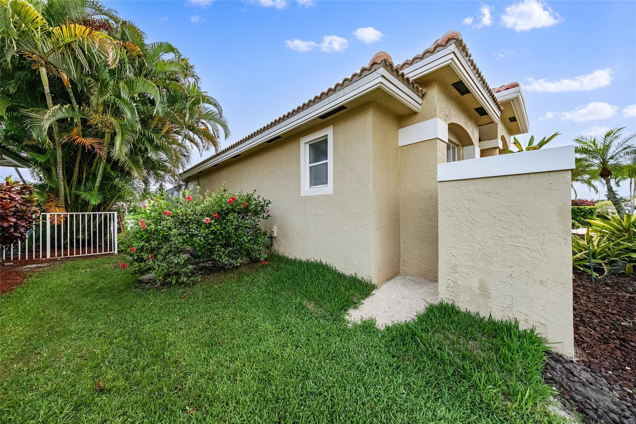 9416 Lake Serena Dr