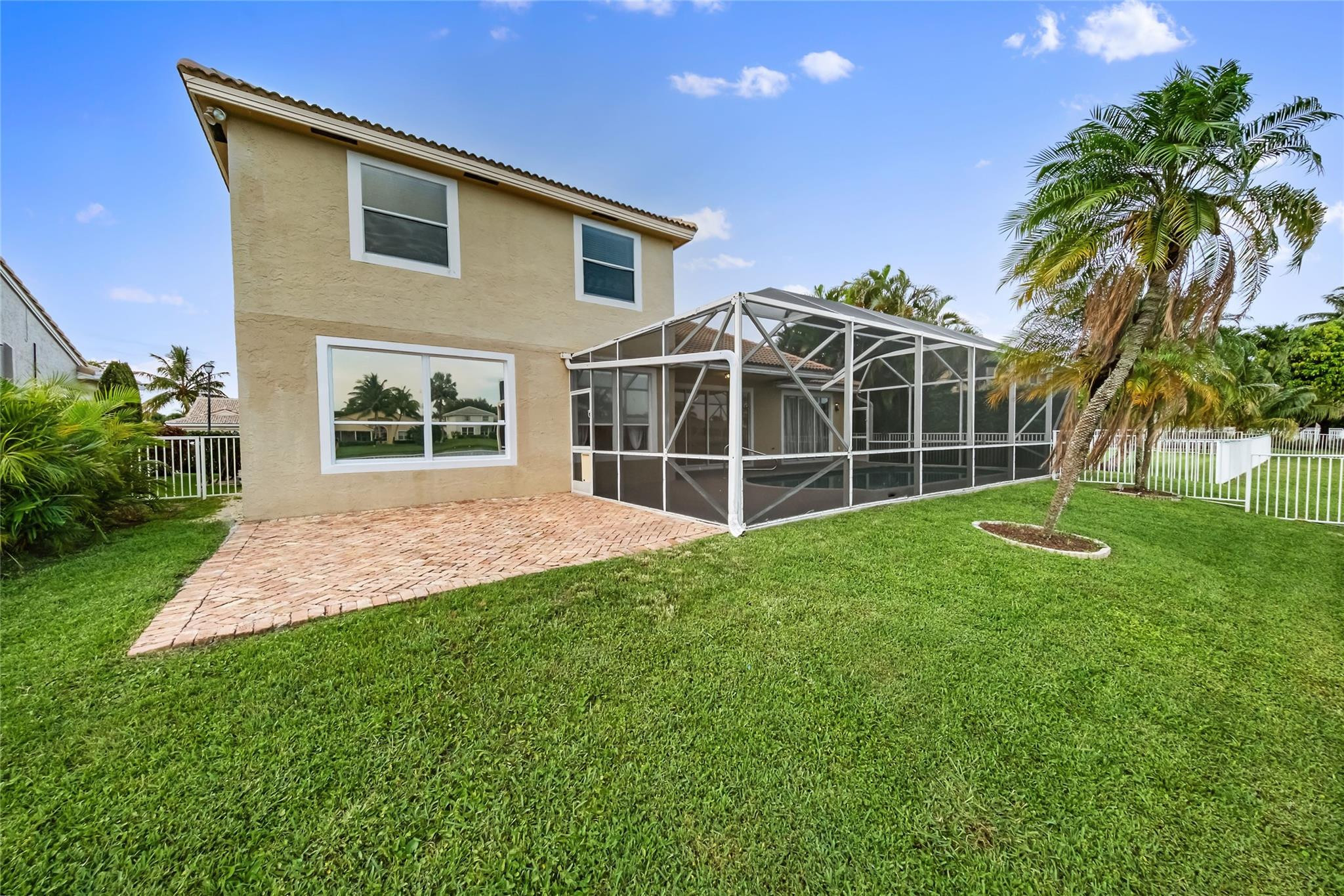 9416 Lake Serena Dr