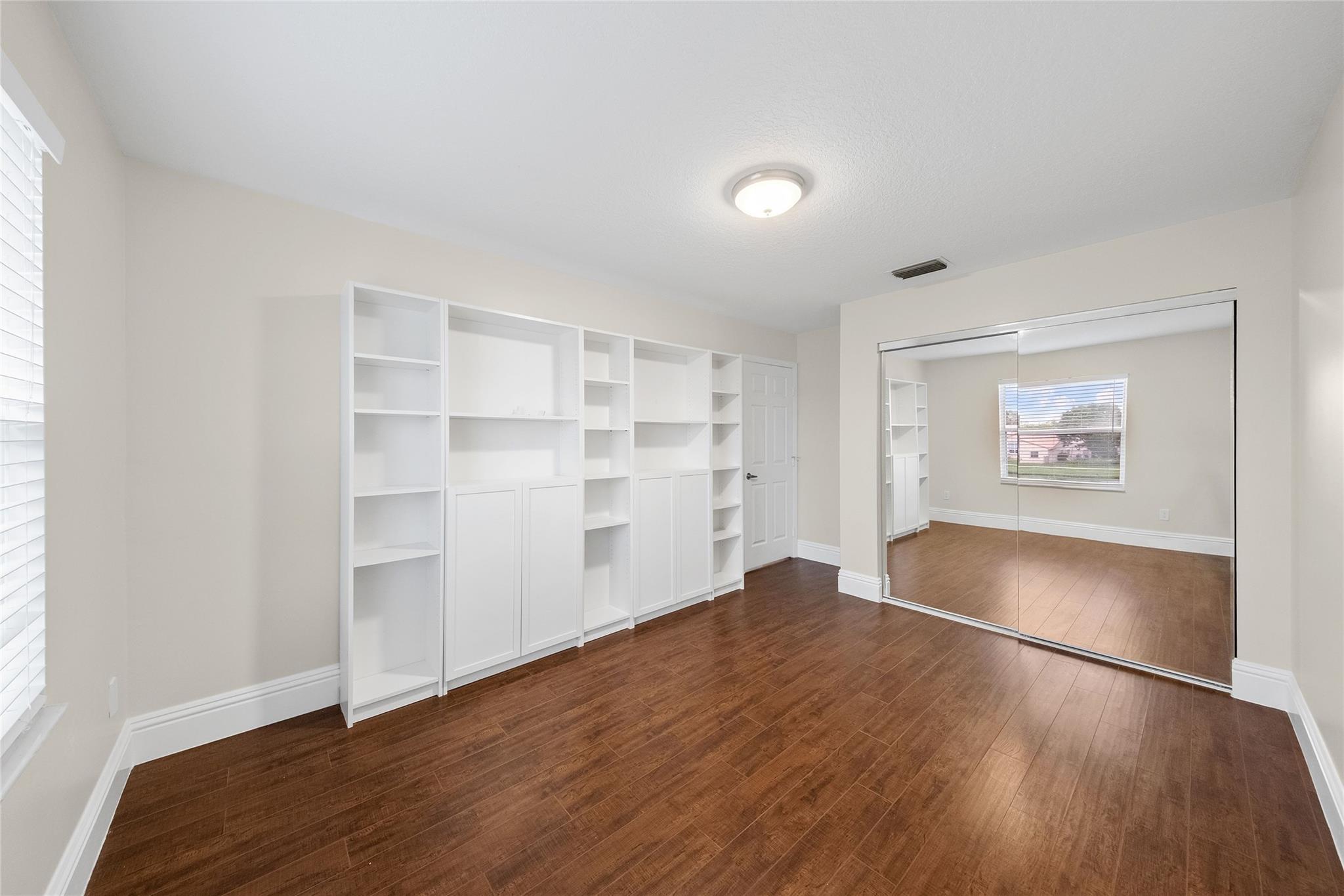 9416 Lake Serena Dr