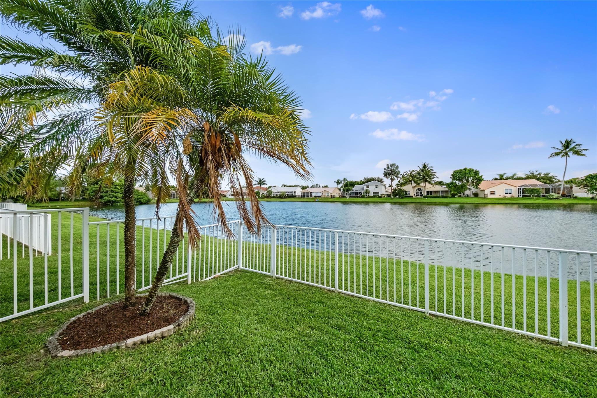 9416 Lake Serena Dr