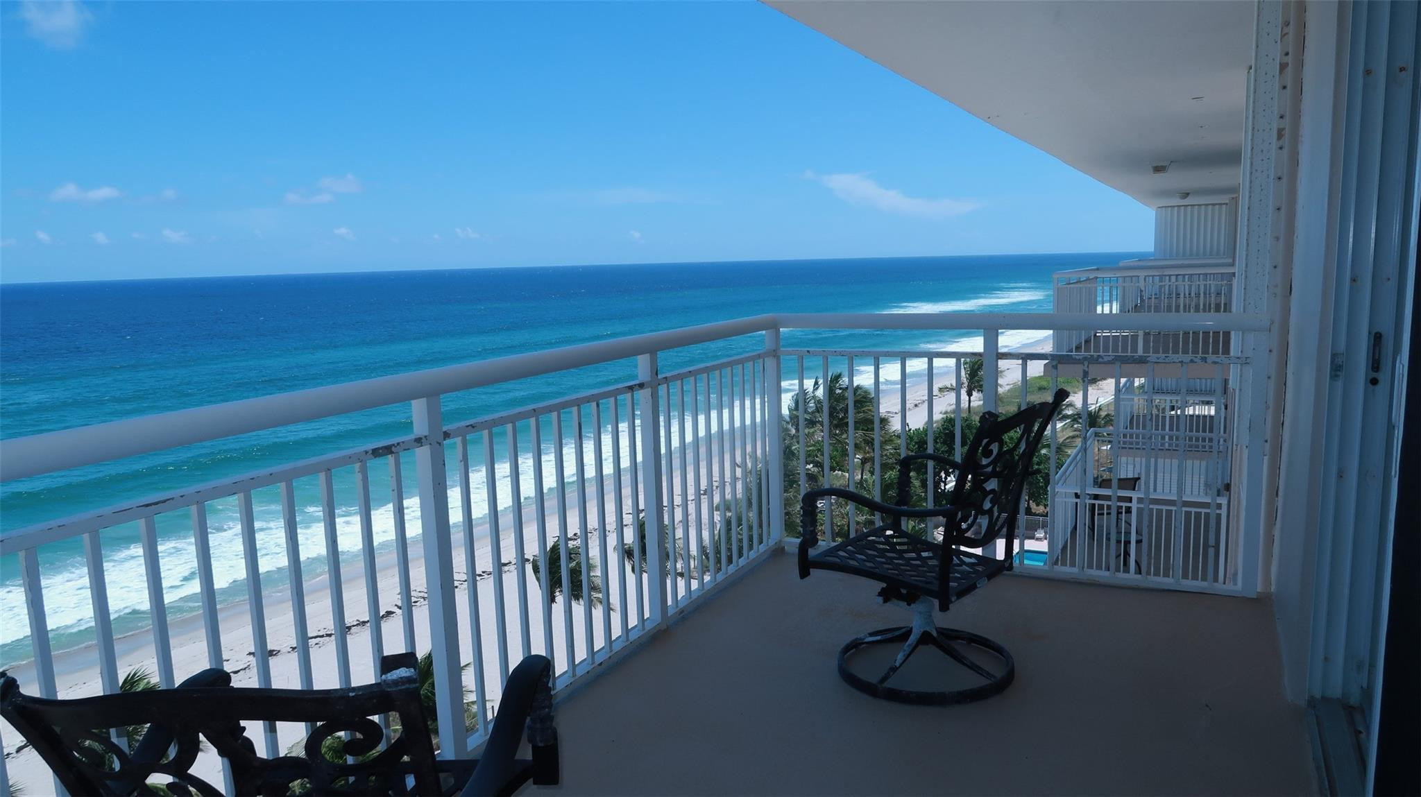 1051 Hillsboro Mile 906E