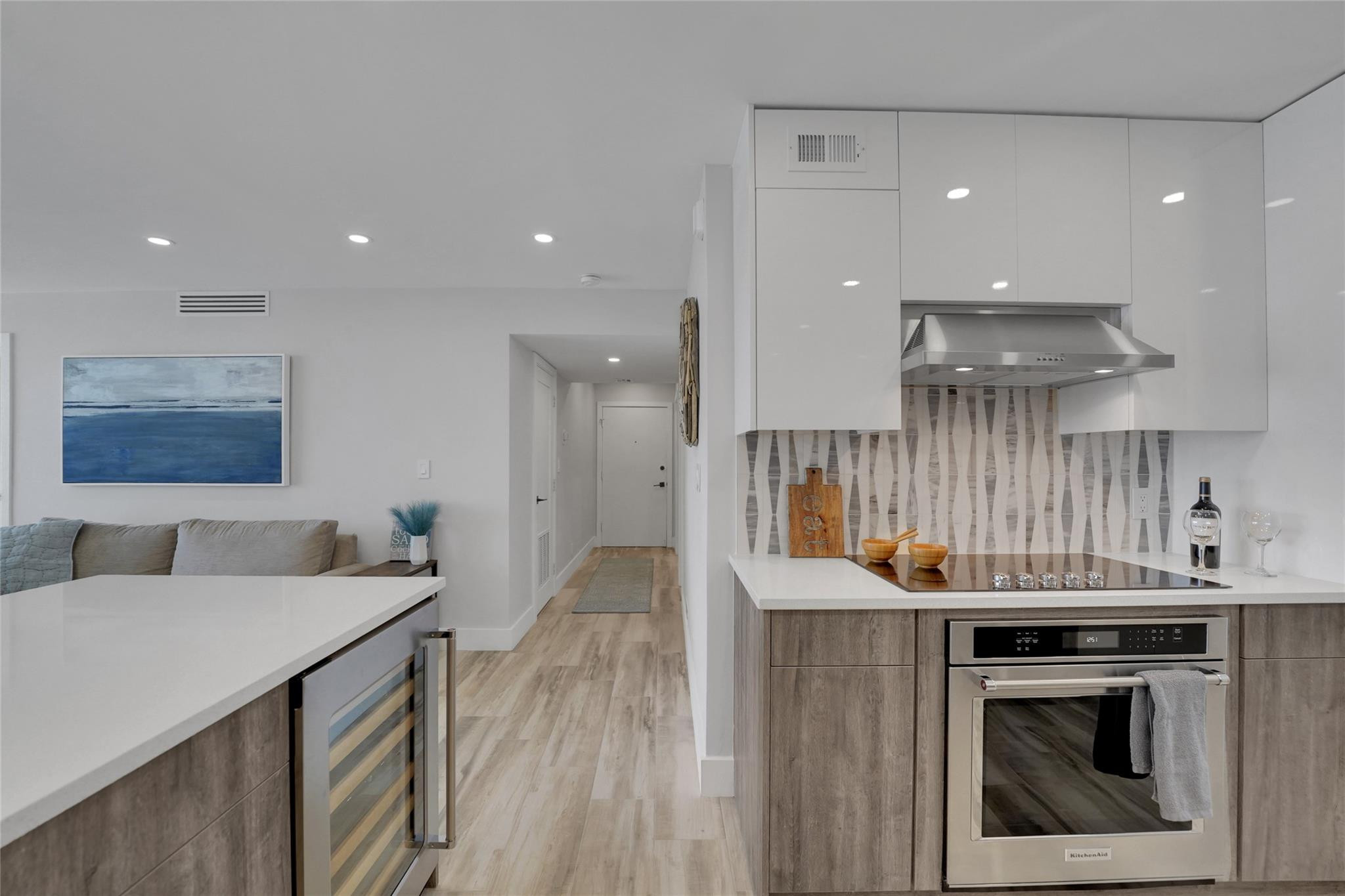 1057 Hillsboro Mile 612