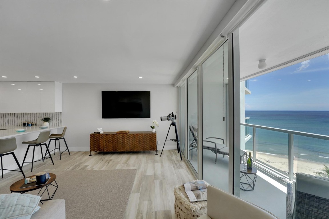 1057 Hillsboro Mile 612