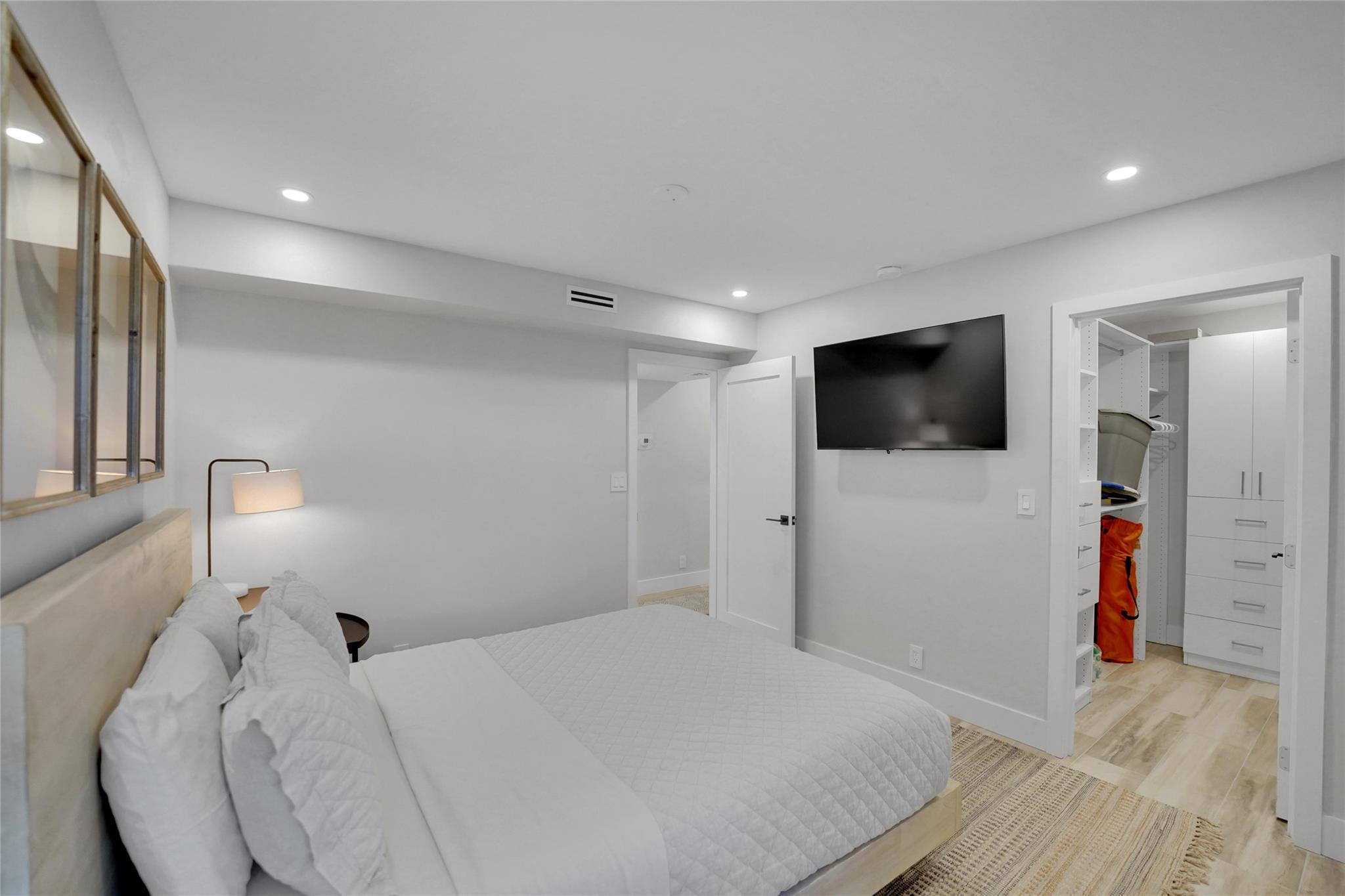 1057 Hillsboro Mile 612