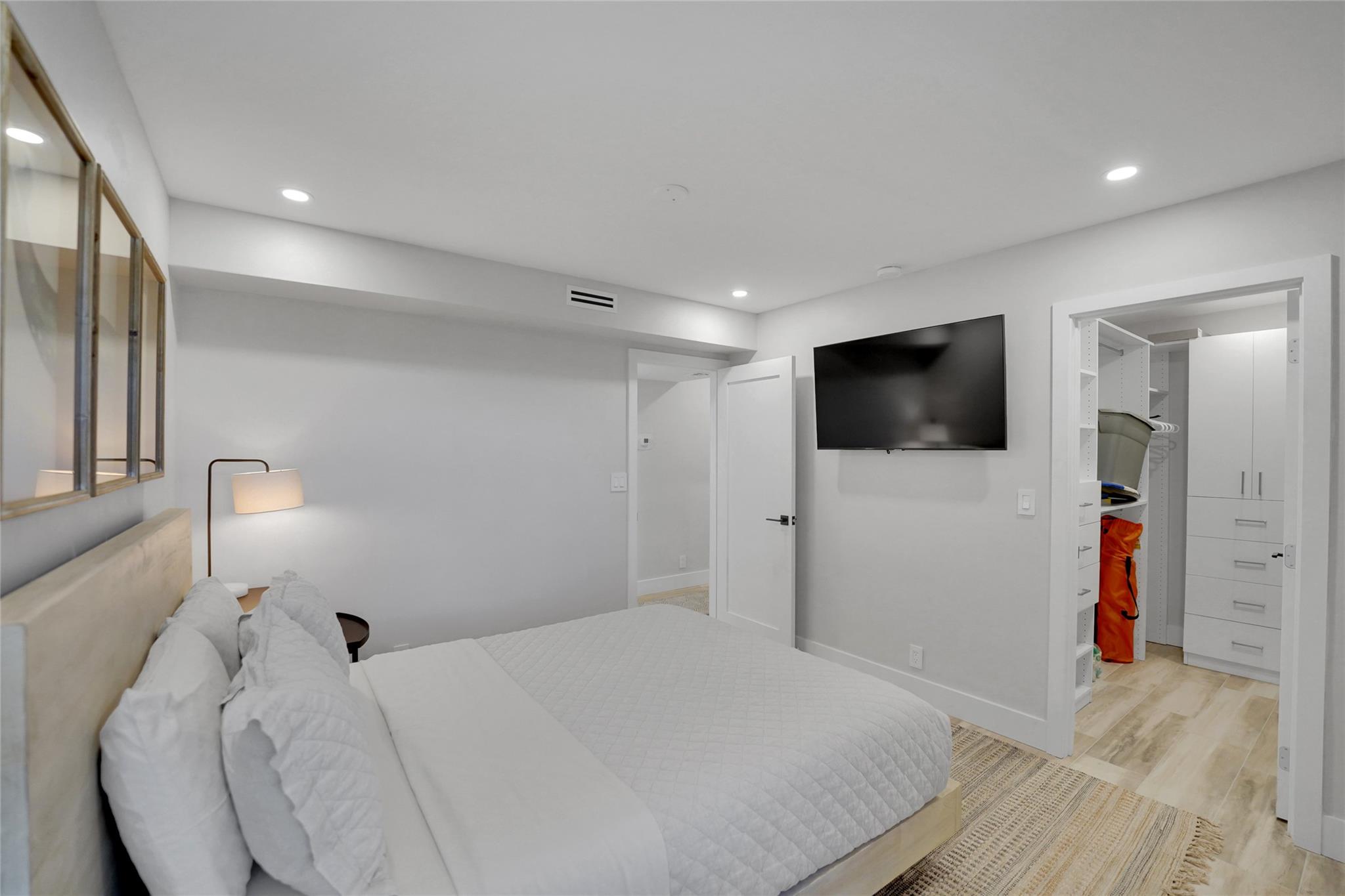 1057 Hillsboro Mile 612