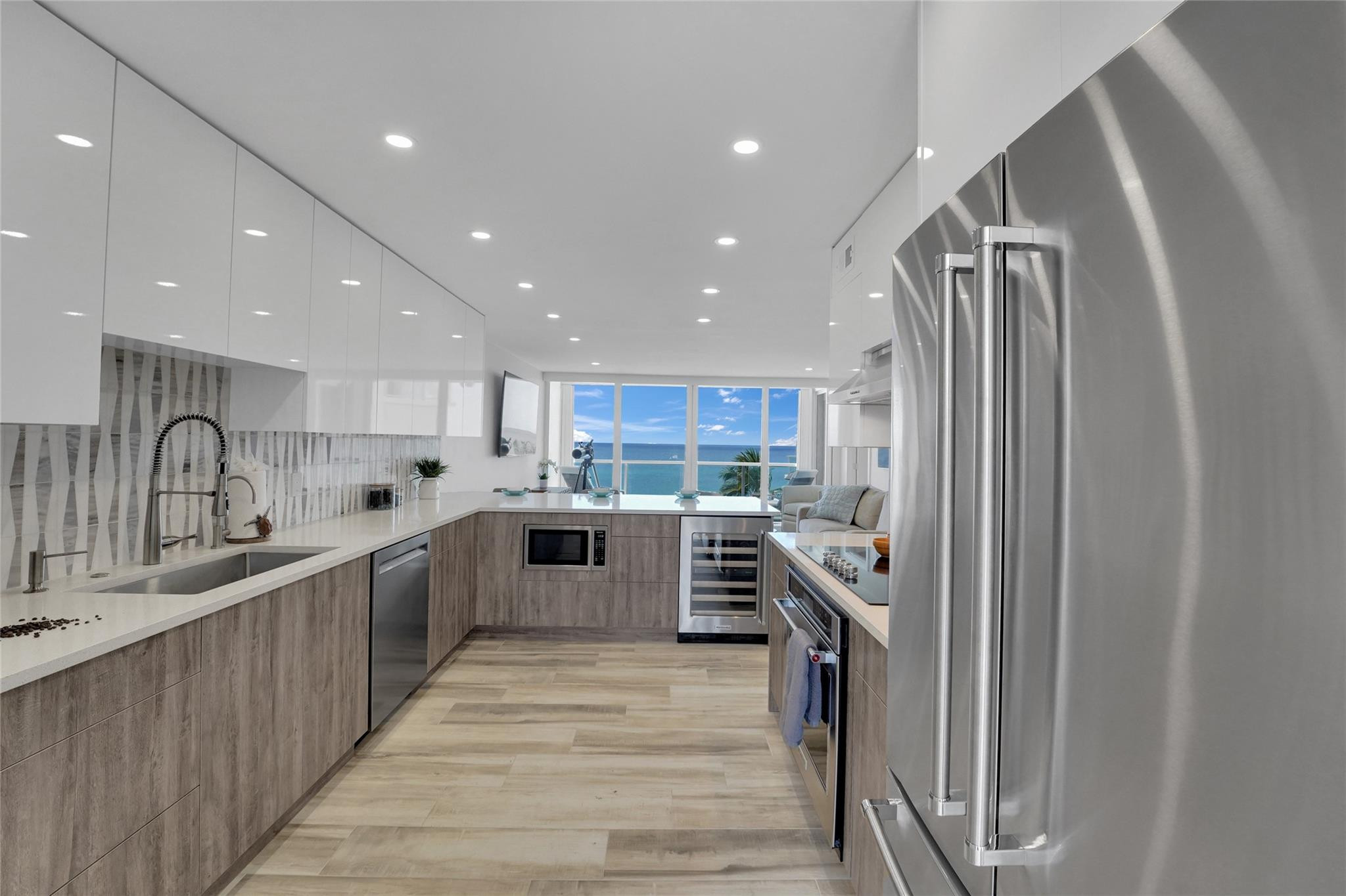 1057 Hillsboro Mile 612