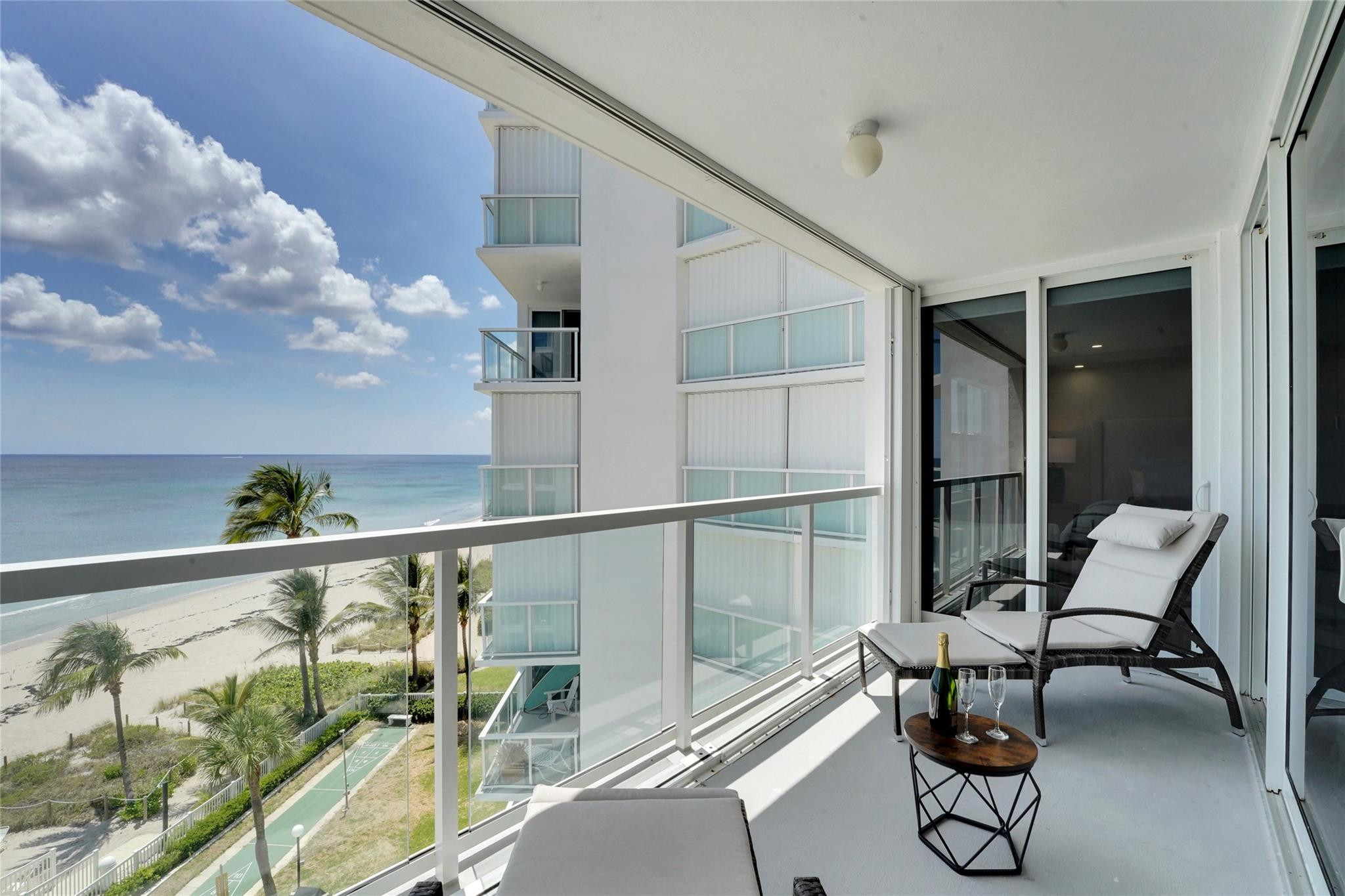 1057 Hillsboro Mile 612