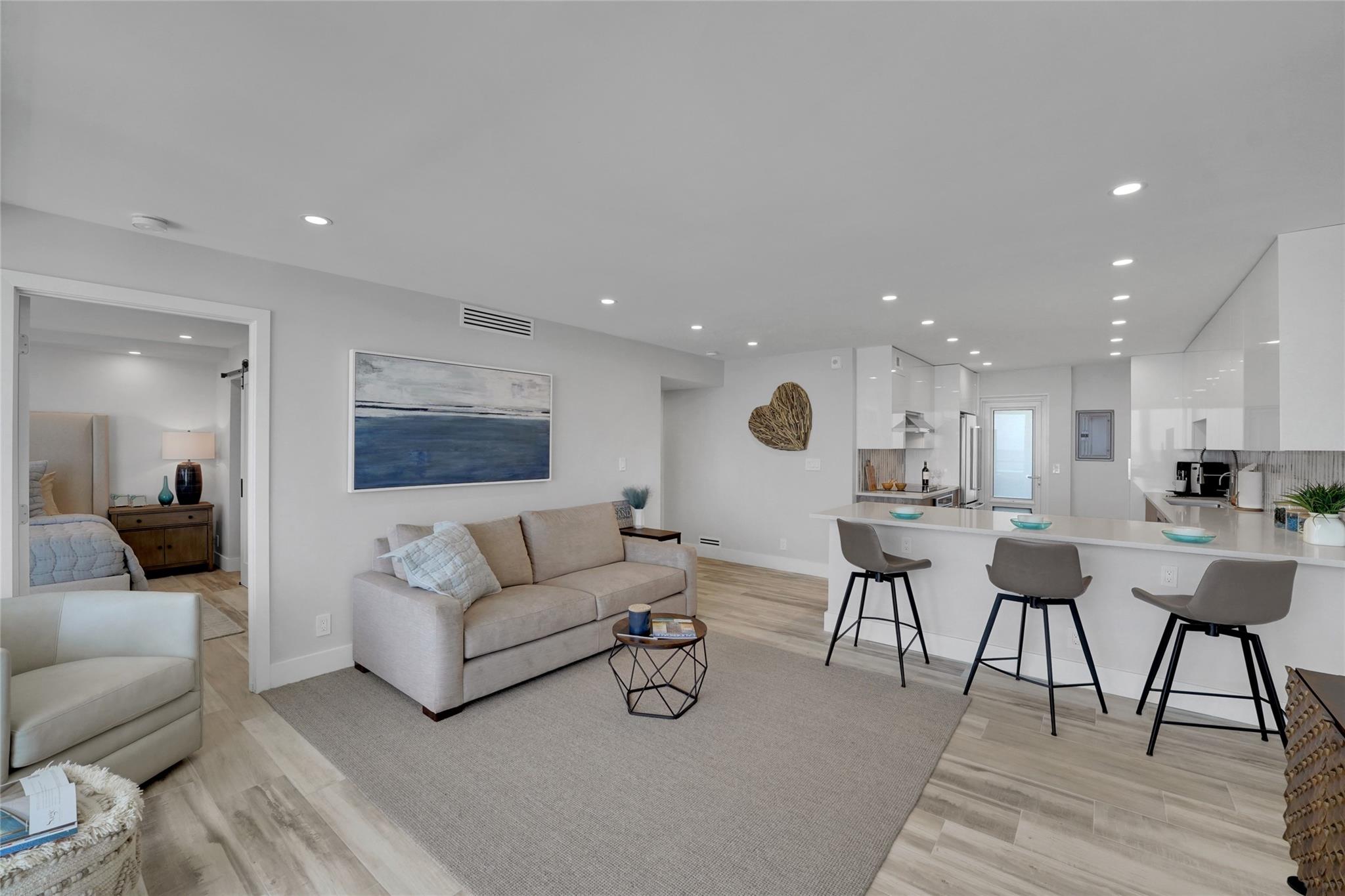 1057 Hillsboro Mile 612