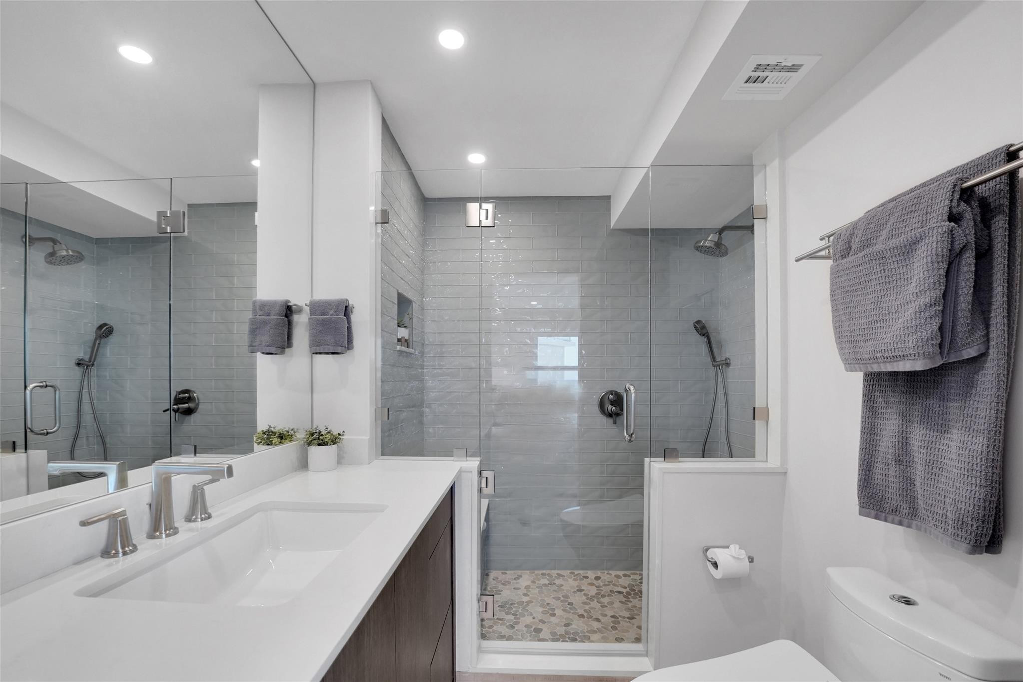 1057 Hillsboro Mile 612