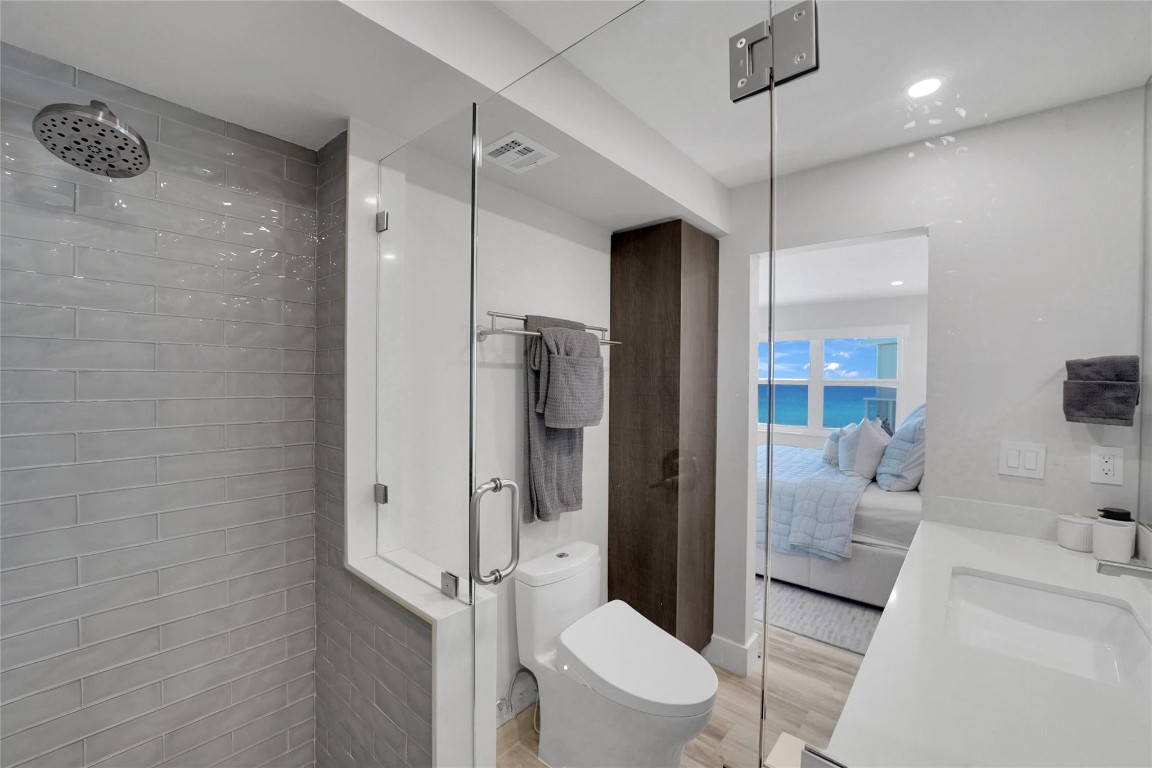 1057 Hillsboro Mile 612