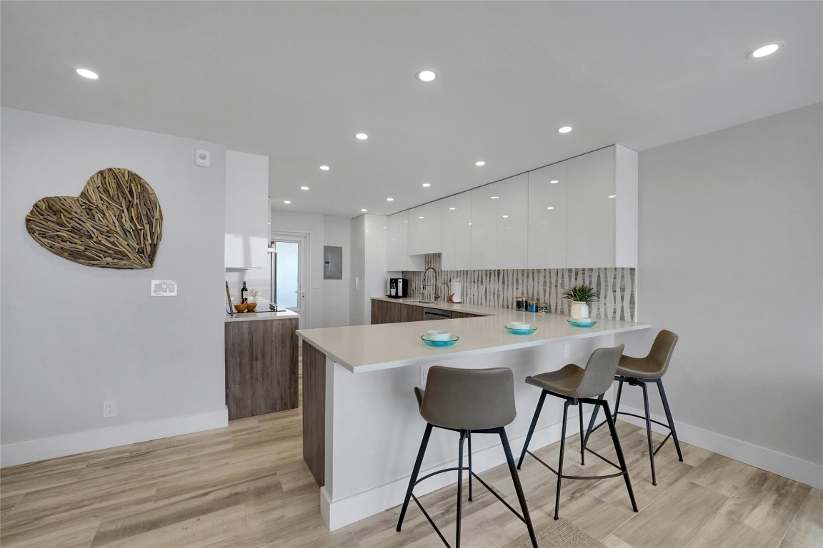 1057 Hillsboro Mile 612