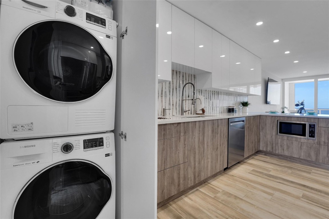 1057 Hillsboro Mile 612