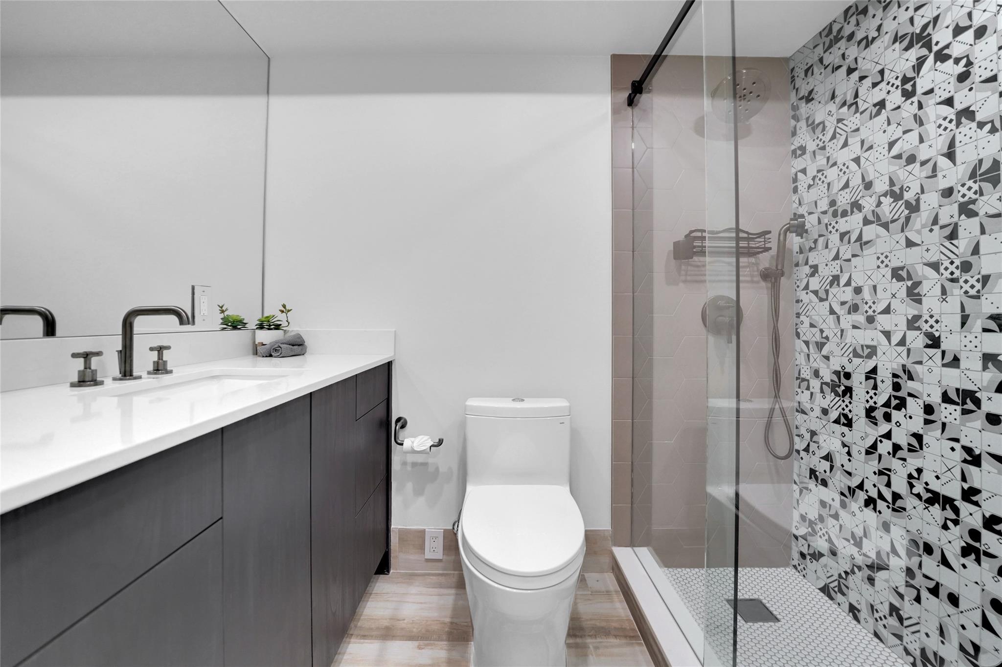 1057 Hillsboro Mile 612