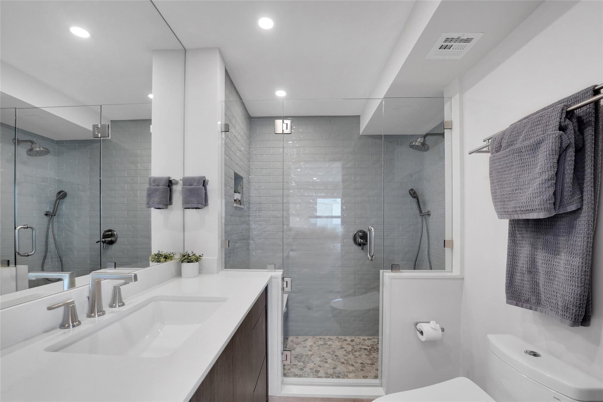 1057 Hillsboro Mile 612